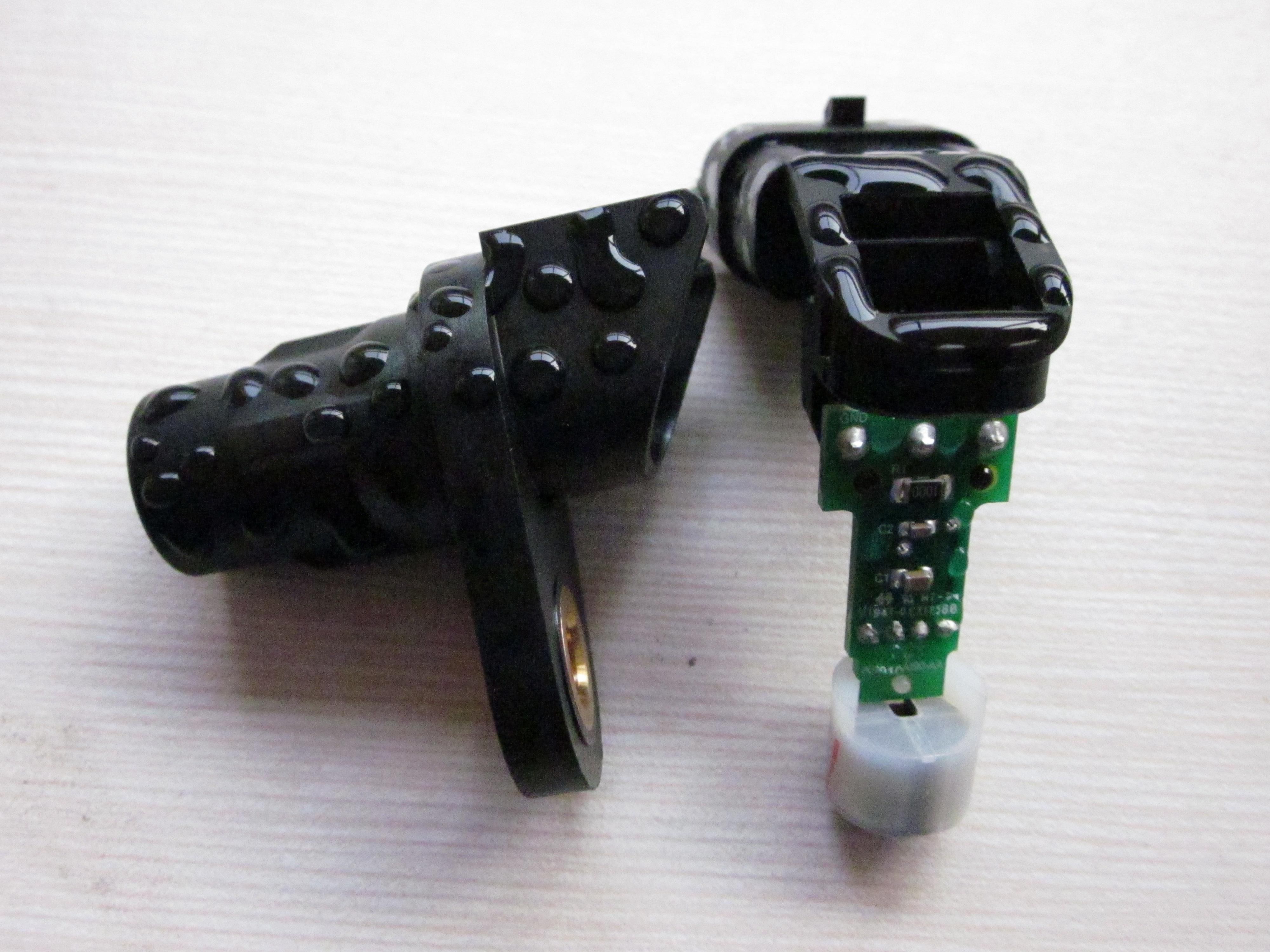 等離子處理前不沾水，水珠狀